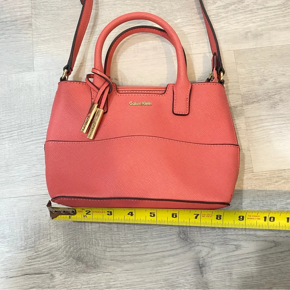 Calvin Klein Small Tote Crossbody Purse in Baby Pink - Picture 9 of 15